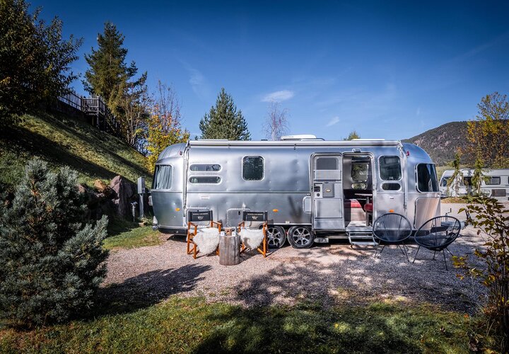 Stylisher Wohnwagen