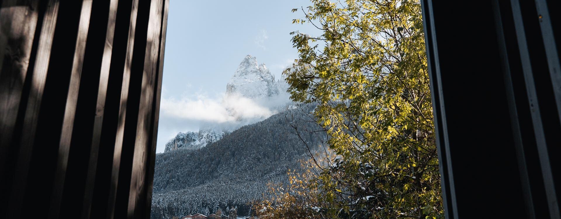 Blick aus der Lodge auf das Bergpanorama