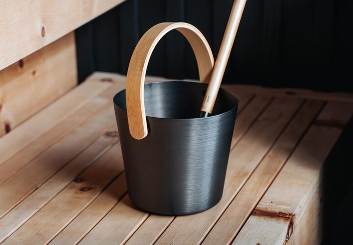 Aufgusseimer in der Sauna