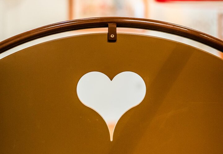 Möbel mit Herzdetail